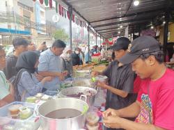 Bazar Takjil Benhil Masih Jadi Primadona jelang Buka Puasa, Intip Keseruannya!