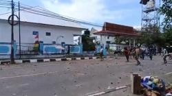 Bentrokan 2 Kelompok Pemuda di Larantuka, Belasan Rumah Rusak<
