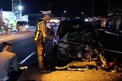 Kecelakaan Maut di Pacitan, Pemotor Tewas usai Tabrakan dengan Mobil<