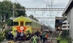Kereta Bandara Tertemper Truk di Poris Tangerang Berhasil Dievakuasi, Dibawa ke Depo