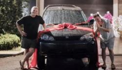 Kado Ultah, Gading Marten Bikin Kejutan Hadiahi Raffi Ahmad Mobil Kenangan Honda HR-V Gen 1