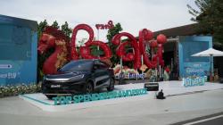 InJourney Airports Serahkan Hadiah 2 Mobil Listrik Eat Shop Fly kepada Pelanggan Bandara