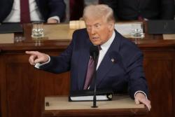 Trump Teken Instruksi Presiden, Berlakukan Tarif 10% untuk Semua Negara