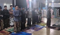 Salat Tarawih Super Cepat di Ponpes Al-Quraniyah Indramayu, 23 Rakaat Hanya 6 Menit<