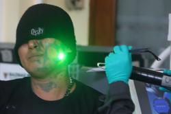 Warga Berbondong-bondong Hapus Tato di Masjid Sunda Kelapa