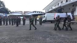 Disambut Upacara Militer, Jenazah Serda Hamdani Gugur Diserang KKB Tiba di Maros<