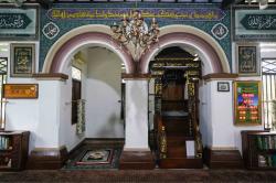 Arsitektur Masjid Hidayatullah Perpaduan Gaya Betawi, Tionghoa dan Hindu