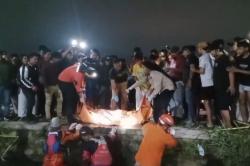 Geger! Mayat Pria Misterius Mengambang di Kali Tambun Utara Bekasi<