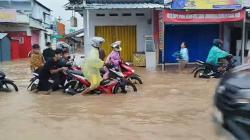 Banjir Rendam Permukiman dan Jalan Utama Cilegon, Banyak Kendaraan Mogok<