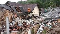 Tanah Bergerak di Sukabumi Meluas, 101 Rumah Rusak dan 367 Warga Mengungsi<