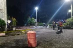 Tragis! Pemotor Perempuan di Surabaya Tewas Tertimpa Tembok Roboh<