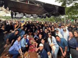 Viral Netizen Malaysia Komentari Pakaian Sahabat Vidi Aldiano saat Melayat, Tak Tutup Aurat!