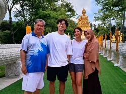 Bikin Mewek! Selama Vidi Aldiano Sakit, Sang Ayah Panjatkan Doa Ini