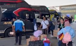 Arus Mudik Lebaran, Terminal Pulo Gebang Mulai Dipadati Pemudik 