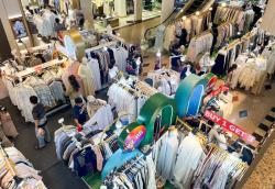 Berburu Baju Lebaran di Kawasan Blok M