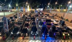 H-5 Lebaran, Antrean Panjang Kendaraan Kembali Terjadi di Pelabuhan Merak