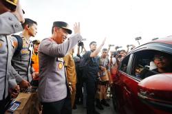 Kapolri Tinjau Tol Kalikangkung, Pastikan Pelayanan hingga Rekayasa Lalin Optimal di Mudik Lebaran