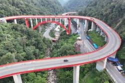 Mudik Lebaran di Sumbar, Jalur Lembah Anai dan Sitinjau Lauik Beroperasi 24 Jam