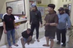 Pria di Makassar Siram Air Keras ke Mantan Pacar, Korban Luka Bakar di Sekujur Tubuh<