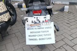 Tulisan Kocak Pemudik: Sekarang Pakai Motor, Tahun Depan Berharap Naik Civic Turbo