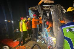 Kronologi Kecelakaan Tewaskan 1 Orang di Tol Pejagan, Bus Tabrak Pikap lalu Terguling<