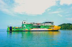 Ratusan Pemilik Warung Kompak Mudik Naik Bus dan Kapal Feri