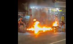 Viral Motor Remaja Terbakar usai Jatuh gegara Ngebut di Jalan Rusak Jember<