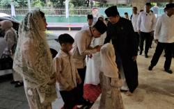 Gibran Salat Id di Istiqlal, Didampingi Istri dan Anak
