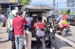 Geger! Pemudik Perempuan Pingsan lalu Meninggal di Gerbang Tol Cisumdawu<