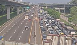 Hari Kedua Lebaran, Tol Japek Macet Imbas Kecelakaan Beruntun di KM 47 