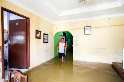Warga Kampung Dukuh Jakarta Timur Lebaran di Tengah Banjir 1 Meter