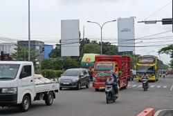 Jalur Pantura Cirebon Dipadati Pemudik dan Truk saat Puncak Arus Balik Lebaran