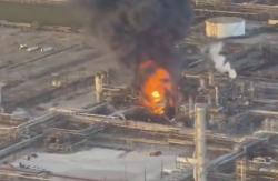 Ledakan Dahsyat Guncang Kilang Minyak AS di Texas, Pembalasan Iran?