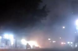 Viral Lapak Kembang Api Terbakar di Jombang, Petasan Meledak Beruntun di Jalan Raya<