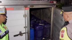 Mobil Boks Angkut 1.500 Liter Tuak Terjaring Razia One Way, Sopir Coba Kabur<