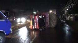 Kecelakaan Beruntun Dini Hari di Jombang, Diduga akibat Kondisi Jalan Gelap<