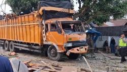 Kecelakaan Beruntun 5 Kendaraan di Jalinsum Labuhanbatu, 1 Pemudik Tewas