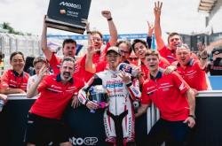 Veda Ega Pratama Disambut Bak Pahlawan oleh Honda Team Asia usai Menggila di Jerez