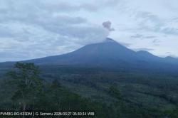 Gunung Semeru Meletus 2 Kali Hari Ini, Semburkan Abu Vulkanis Setinggi 1.000 Meter