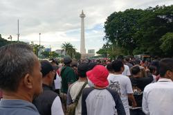 Warga Serbu Monas! Pasar Murah dari Istana Disambut Antusias Masyarakat
