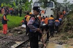 KA Ciremai Terjebak Longsor di Bandung Barat, 500 Penumpang Dievakuasi<