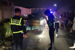 Kecelakaan Maut di Jombang, Ibu dan Anak Tewas Tabrak Truk Parkir<