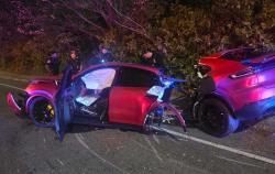 Porsche Cayenne Terbelah 2 dalam Kecelakaan Mengerikan, Ajaib Pengemudi Selamat