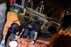 Kecelakaan di Surabaya, Pemotor Tewas Mengenaskan Ditabrak Truk<