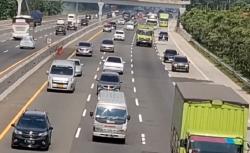 Arus Balik Libur Paskah, Tol Jakarta-Cikampek Dipadati Ribuan Kendaraan