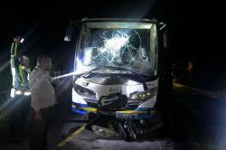 Kecelakaan Pemotor Tewas Tabrak Bus Damri di Sarmi Berujung Aksi Palang Jalan<