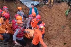 Longsor Terjang 8 Rumah di Deliserdang, 5 Warga Tewas Tertimbun<