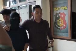 Modus Bersihkan Aura Negatif, Dukun Cabul di Kuningan Setubuhi 5 Wanita<