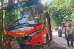 Kecelakaan Beruntun di Jalur Purworejo-Magelang Libatkan Bus Trans Jateng, 1 Orang Tewas<