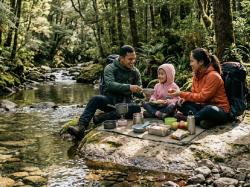 Kapan Anak Boleh Diajak Naik Gunung? Ini Jawaban Ahli Kesehatan